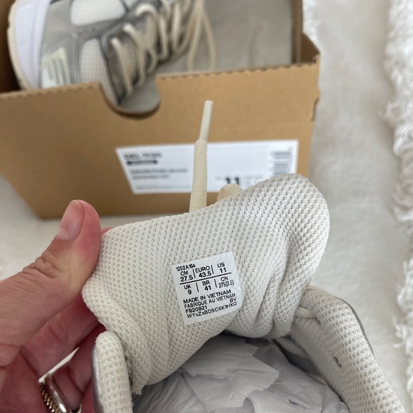 NIB NWT Asics Gel 1130 Pure Silver / Women’s 11, Men’s 9.5 / Sold out everywhere - Picture 6 of 10